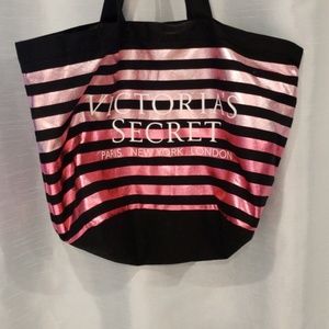 VICTORIAS SECRET LIMITED EDITION TOTE BAG